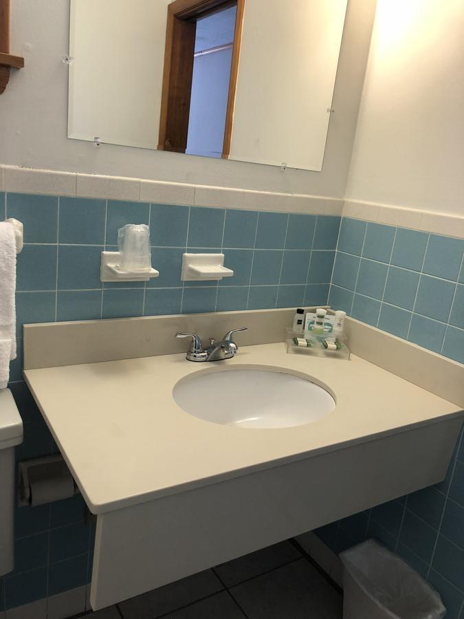 Wakita Court Motel Queensbury Εξωτερικό φωτογραφία