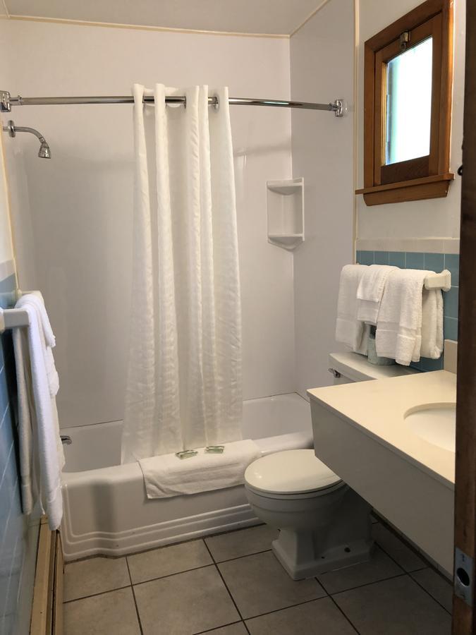 Wakita Court Motel Queensbury Εξωτερικό φωτογραφία