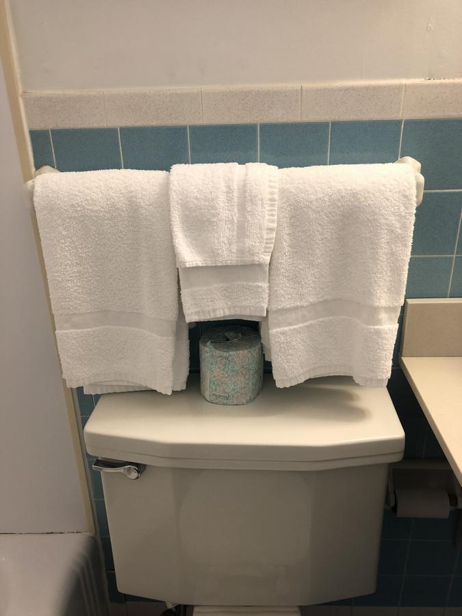Wakita Court Motel Queensbury Εξωτερικό φωτογραφία