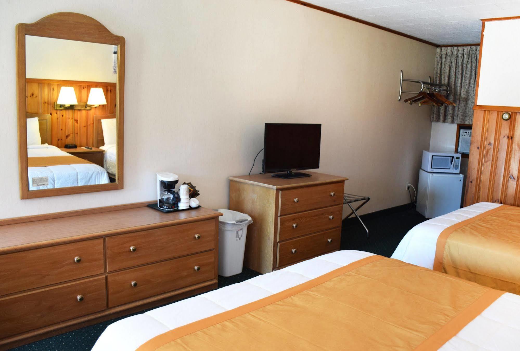 Wakita Court Motel Queensbury Εξωτερικό φωτογραφία