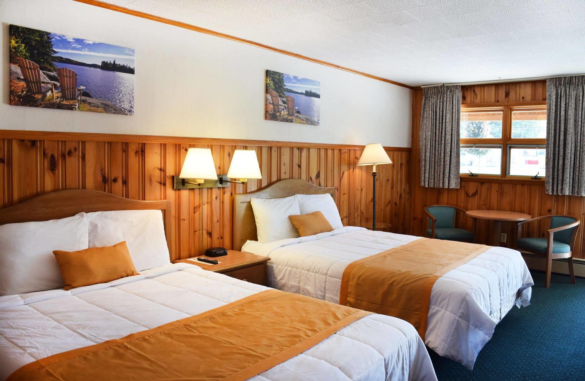 Wakita Court Motel Queensbury Εξωτερικό φωτογραφία