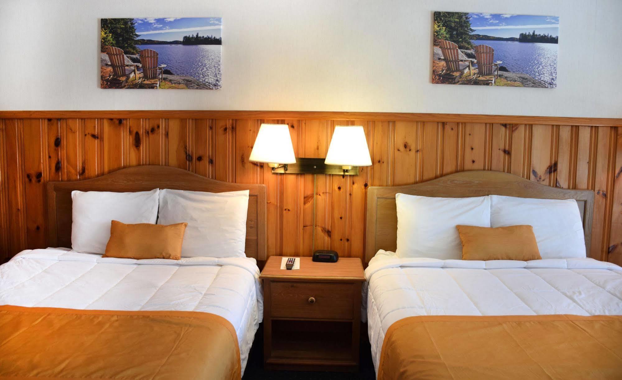 Wakita Court Motel Queensbury Εξωτερικό φωτογραφία